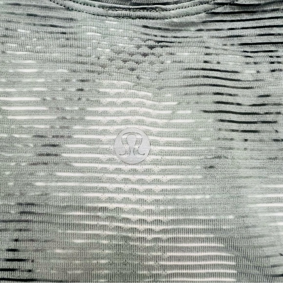 Lululemon Swiftly Tech Short Sleeve 2.0 Shibori Stripe Graphite Gray - Picture 6 of 12